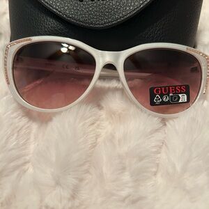 GUESS White Sunglasses with gold Accent